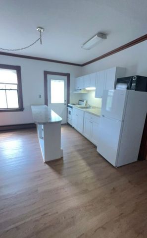 111 School 4, Acton, MA 01720
