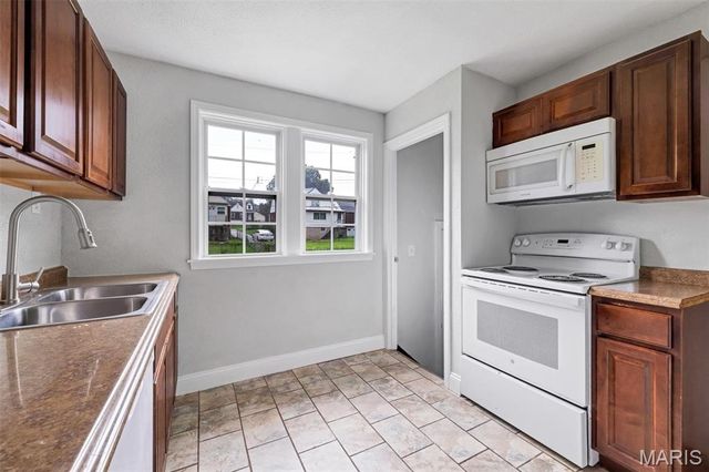 8911 Shawnee Lane, Overland, MO 63114