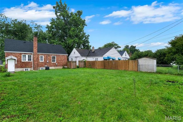 8911 Shawnee Lane, Overland, MO 63114