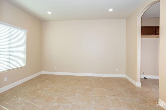 10206 Hillgate Avenue, Bakersfield, CA 93311