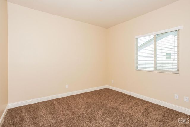 10206 Hillgate Avenue, Bakersfield, CA 93311