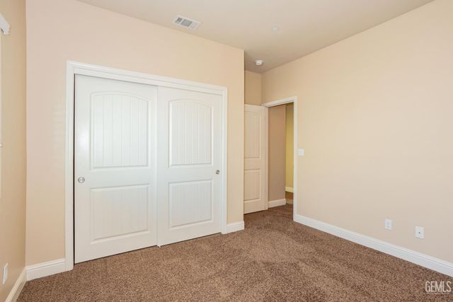 10206 Hillgate Avenue, Bakersfield, CA 93311