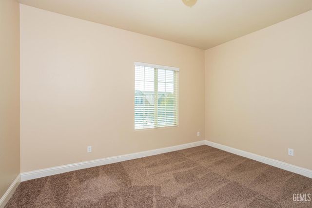 10206 Hillgate Avenue, Bakersfield, CA 93311