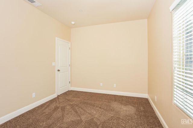 10206 Hillgate Avenue, Bakersfield, CA 93311