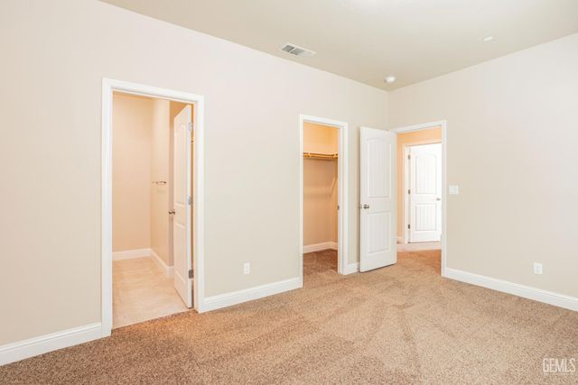 10206 Hillgate Avenue, Bakersfield, CA 93311