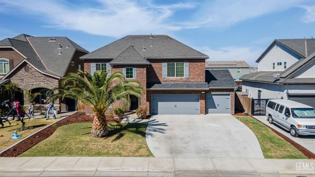 10206 Hillgate Avenue, Bakersfield, CA 93311
