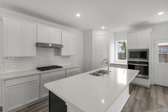 10047 Hombourg Road, Schertz, TX 78154