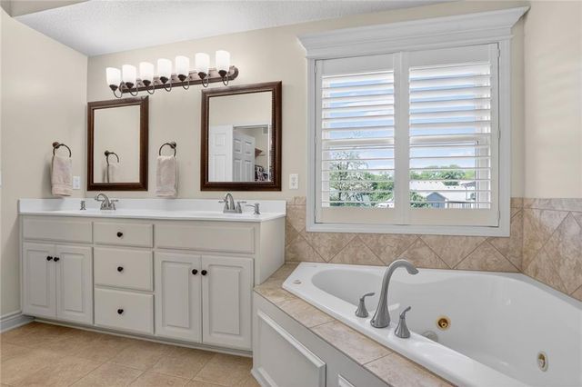 11107 N MADISON Court, Kansas City, MO 64155