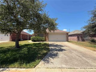 418 Oak Glen Dr, Aransas Pass, TX 78336