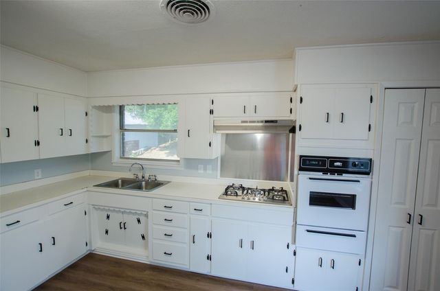 102 King Avenue, Howe, TX 75459