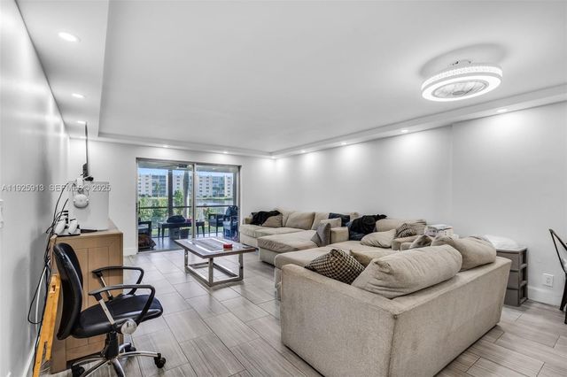 141 SE 3rd avenue 101, Dania Beach, FL 33004