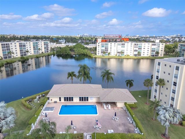 141 SE 3rd avenue 101, Dania Beach, FL 33004