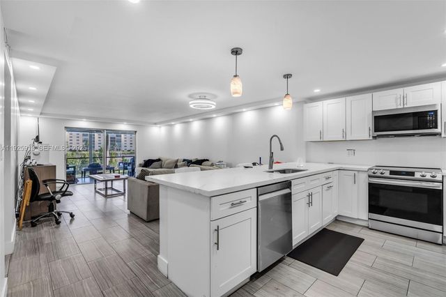 141 SE 3rd avenue 101, Dania Beach, FL 33004