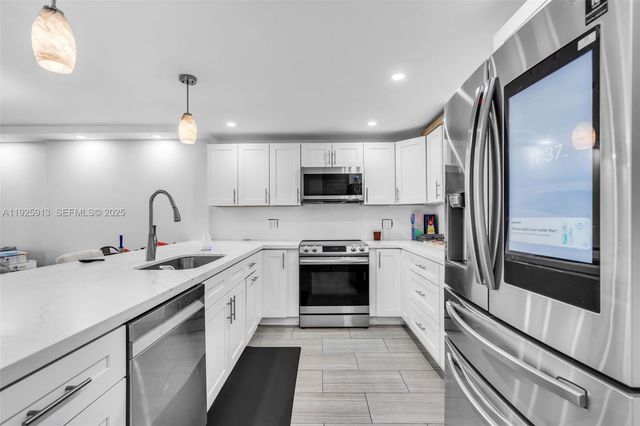 141 SE 3rd avenue 101, Dania Beach, FL 33004