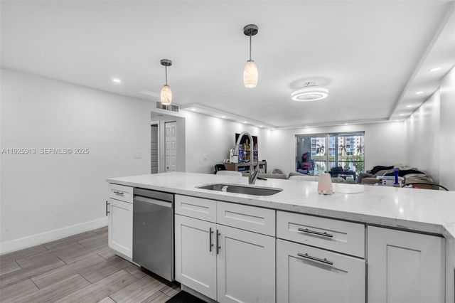 141 SE 3rd avenue 101, Dania Beach, FL 33004