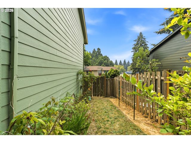 3705 Nw 1ST St, Gresham, OR 97030