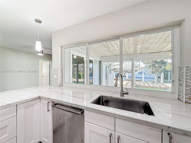 2770 NE 8th Ct, Pompano Beach, FL 33062