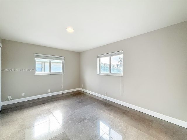 2770 NE 8th Ct, Pompano Beach, FL 33062