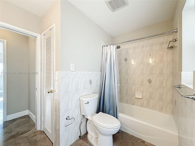 2770 NE 8th Ct, Pompano Beach, FL 33062