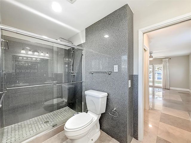 2770 NE 8th Ct, Pompano Beach, FL 33062