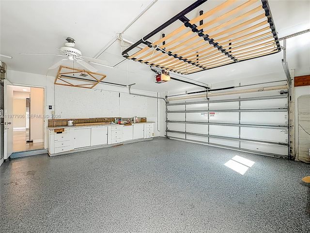 2770 NE 8th Ct, Pompano Beach, FL 33062