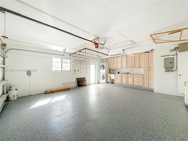 2770 NE 8th Ct, Pompano Beach, FL 33062