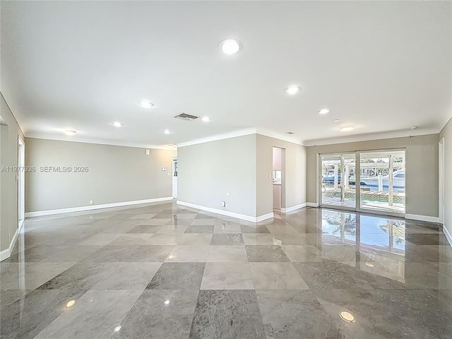 2770 NE 8th Ct, Pompano Beach, FL 33062