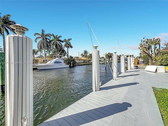 2770 NE 8th Ct, Pompano Beach, FL 33062