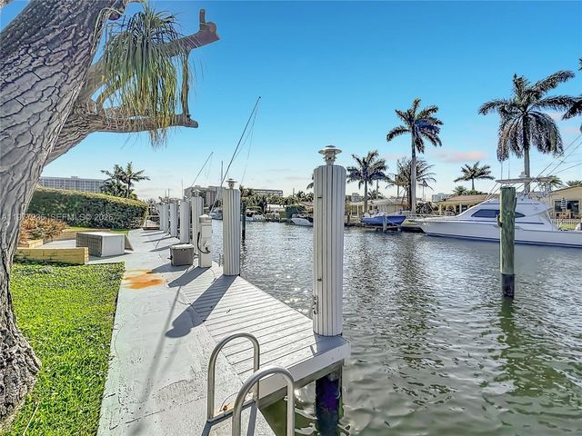 2770 NE 8th Ct, Pompano Beach, FL 33062