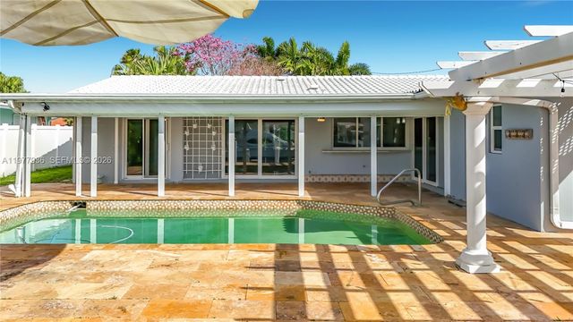 2770 NE 8th Ct, Pompano Beach, FL 33062