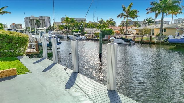 2770 NE 8th Ct, Pompano Beach, FL 33062