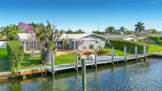 2770 NE 8th Ct, Pompano Beach, FL 33062