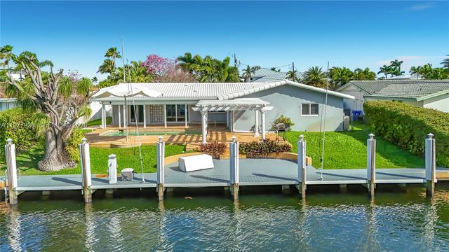 2770 NE 8th Ct, Pompano Beach, FL 33062