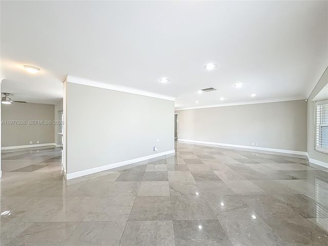 2770 NE 8th Ct, Pompano Beach, FL 33062