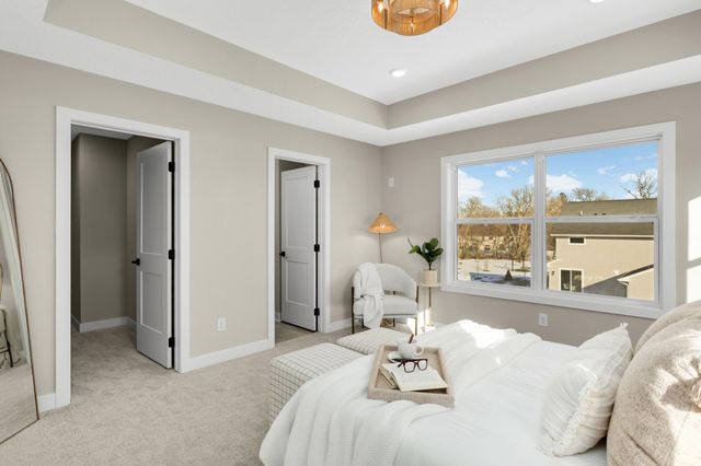 2164 Eustis, Roseville, MN 55113