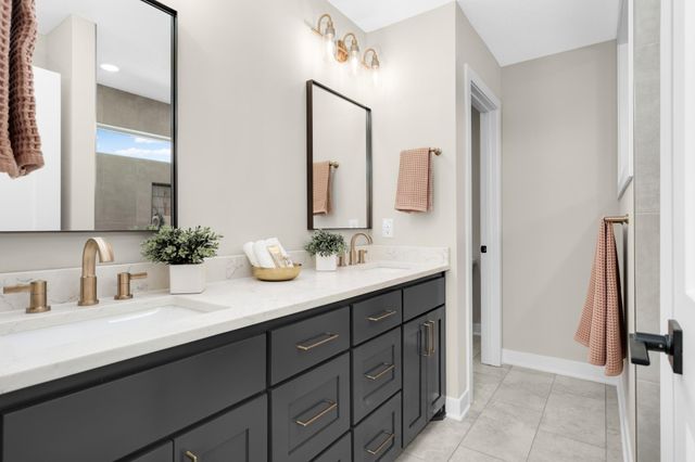2164 Eustis, Roseville, MN 55113