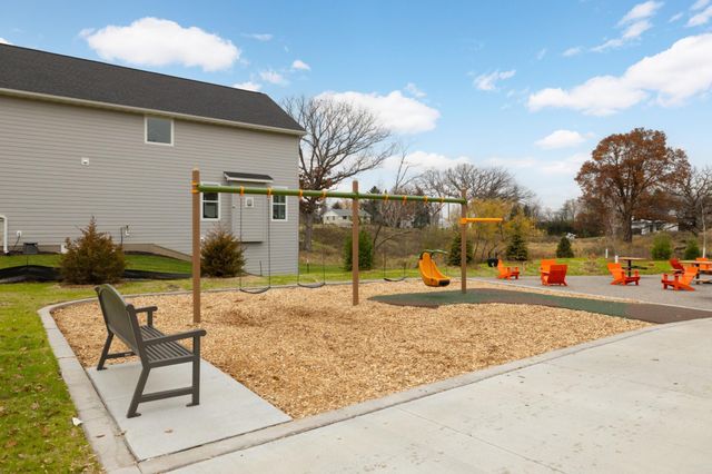 2164 Eustis, Roseville, MN 55113