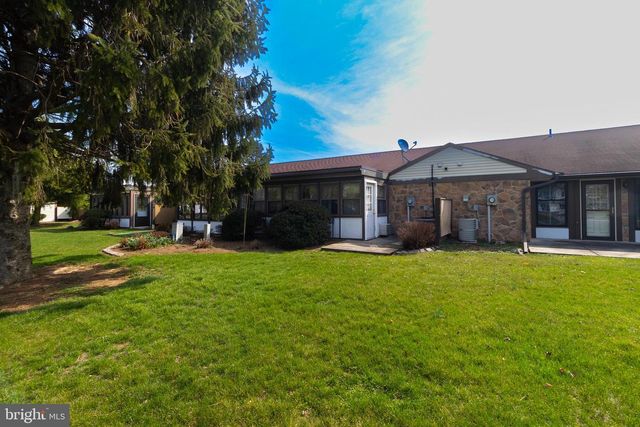 8 ABBEY COURT, Carlisle, PA 17015