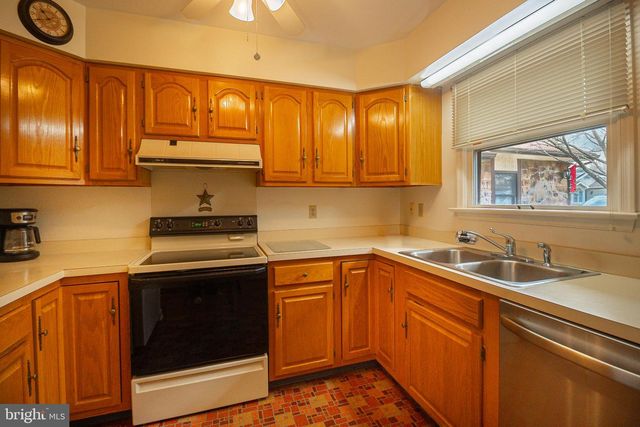 8 ABBEY COURT, Carlisle, PA 17015