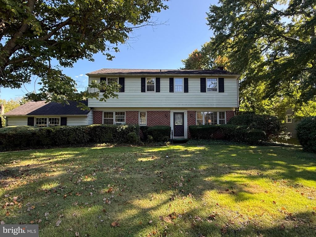 162 E BUTLER AVE, DOYLESTOWN, PA 18901 — exterior