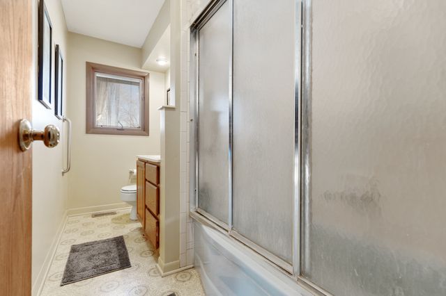 739 DELPHIA Avenue, Elk Grove Village, IL 60007