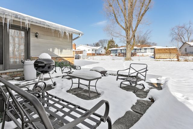 739 DELPHIA Avenue, Elk Grove Village, IL 60007