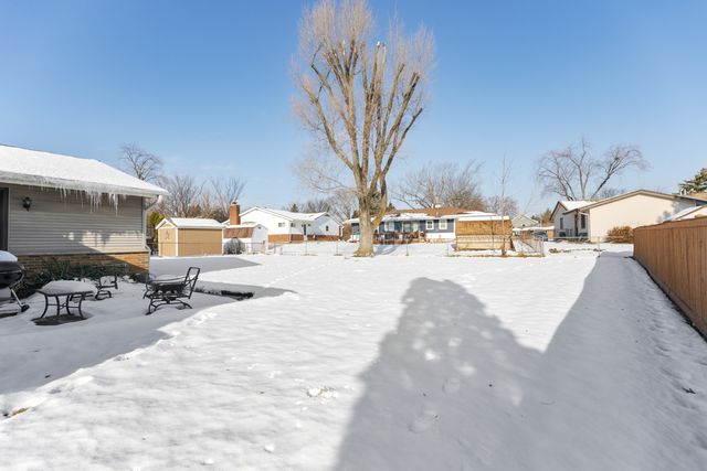 739 DELPHIA Avenue, Elk Grove Village, IL 60007