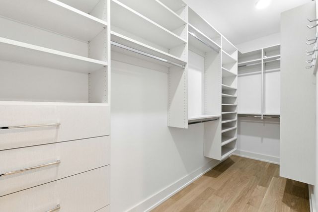 1455 W Melrose Street 1, Chicago, IL 60657