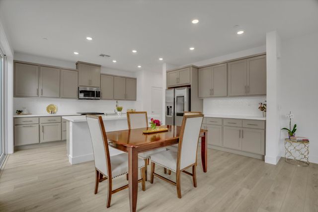 61 W San Diego Dr, Mountain House, CA 95391