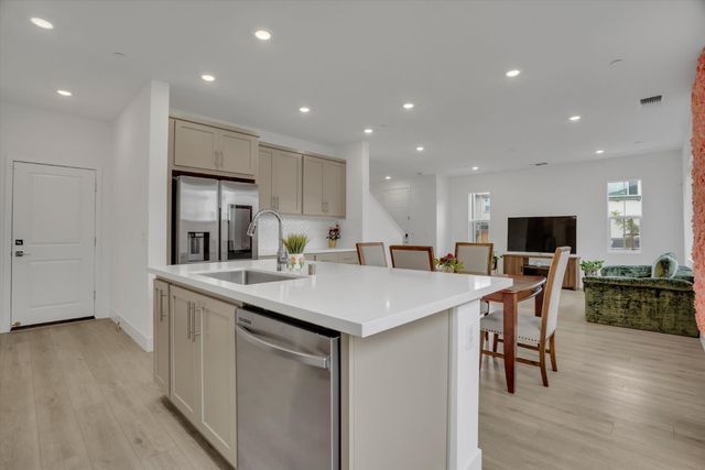 61 W San Diego Dr, Mountain House, CA 95391