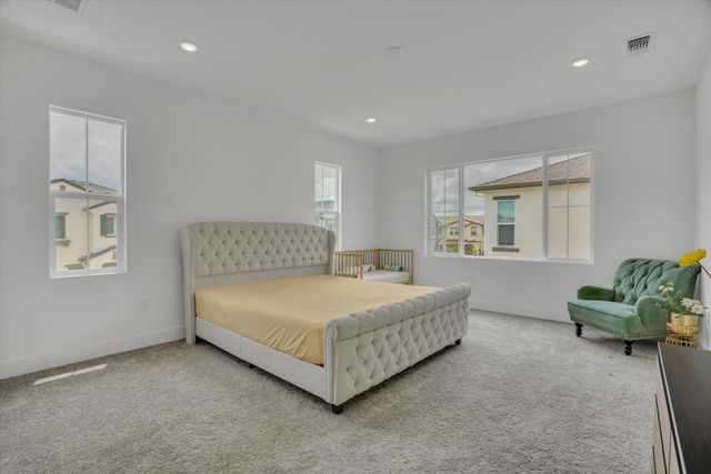 61 W San Diego Dr, Mountain House, CA 95391