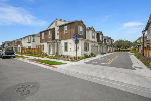 61 W San Diego Dr, Mountain House, CA 95391