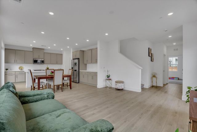 61 W San Diego Dr, Mountain House, CA 95391