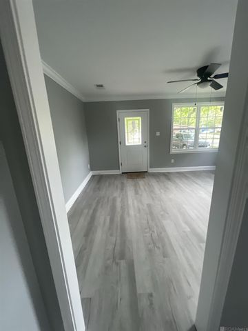 5520 Linden St, Baton Rouge, LA 70805
